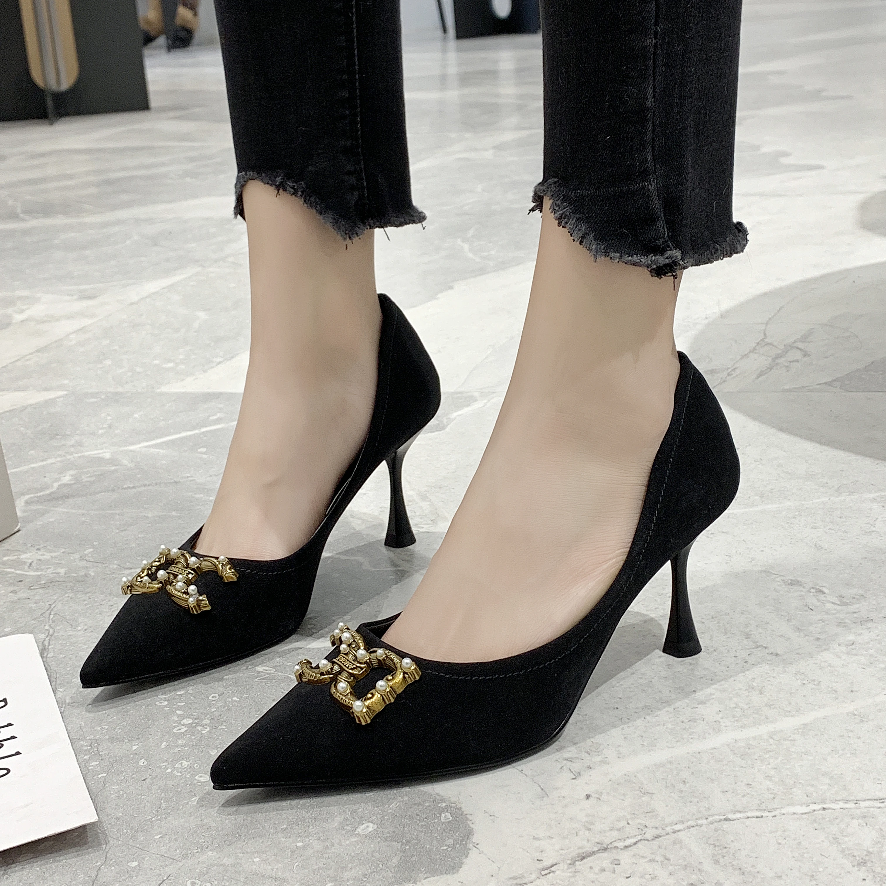 

2020 new style Europe America Sexy Elegant pointed toe Solid color metal decoration thin heels flock women pumps Sleeve dress