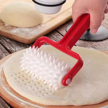 

Pizza needle roller punch needle roller wheel Pizza roller kitchen accessories