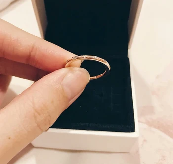 

YUDASHENG Simple Sparkling Band Ring Fashion Jewelry with LOGO Box Ring Protective Gift Box