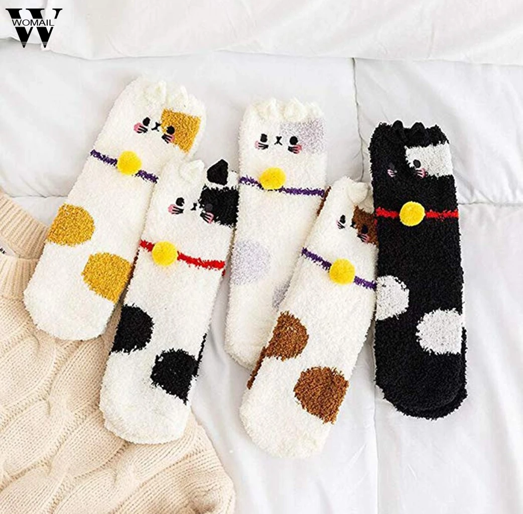 Новинка, 1 пара женских носков с вышивкой в виде милого кота, модные мягкие повседневные носки, свободный размер, удобные домашние носки кораллового цвета