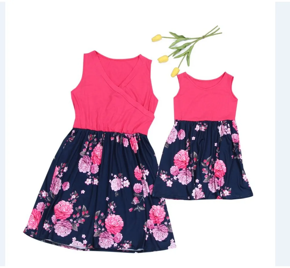 Платья для мамы и дочки; Одинаковая одежда с цветочным рисунком для мамы и дочки; повседневное женское вечернее платье; пляжные Семейные комплекты для девочек - Цвет: Lotus цвет