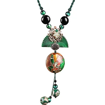 

Classic Vintage Carved fan Necklace For Women Fashion Green Color Pendant Black Agate On Chain Long Necklaces Boho Jewelry