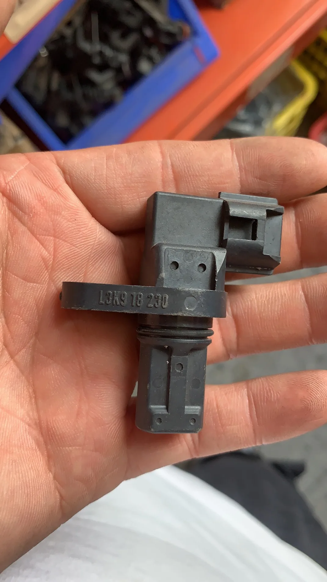 1x NEW Camshaft Position Sensor OEM L3k9-18-230 Auto Camshaft Sensors L3k918230 For Mazda- 3 6 CX7