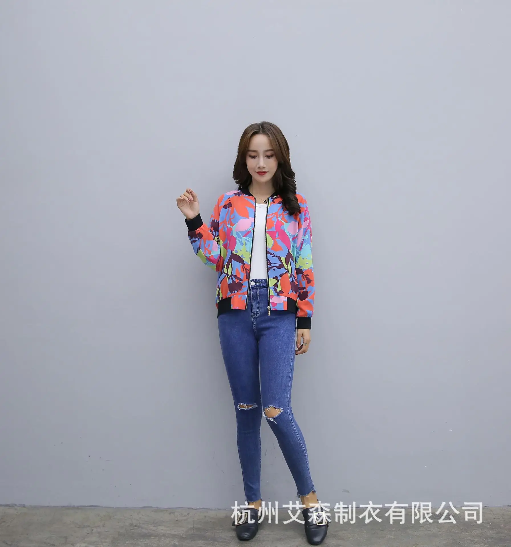 

Li ren yi shen Origional Spring And Autumn Real Silk Jacket 2019 New Style Women's Glitter Baseball Top Cropped Jacket Goods