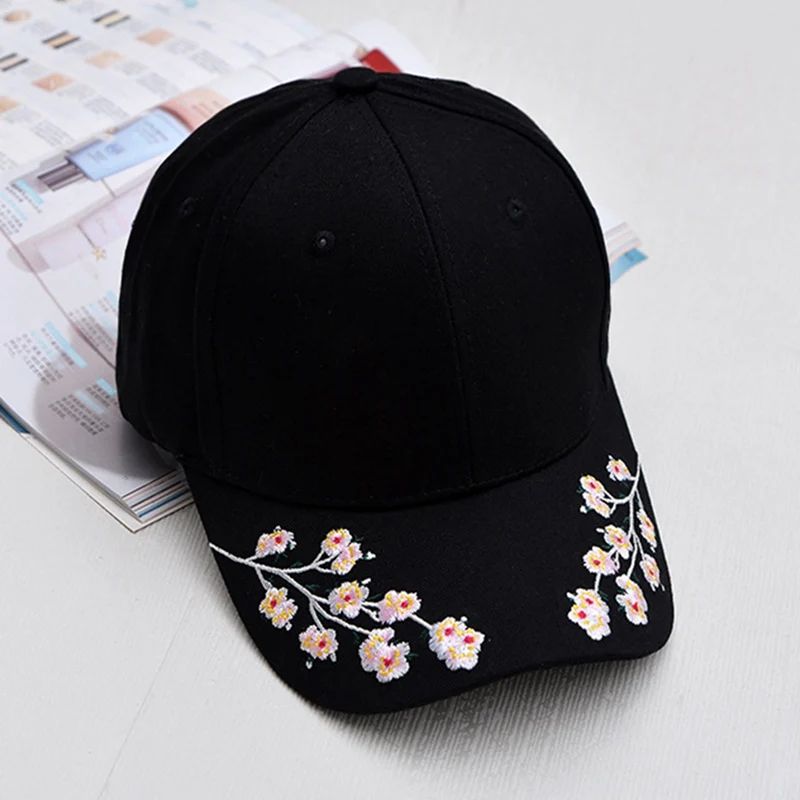 

2020 Women Summer Hats Symmetrical Flower Embroidery Built-in insulation Knitted Hats Girl Baseball Cap Adjustable