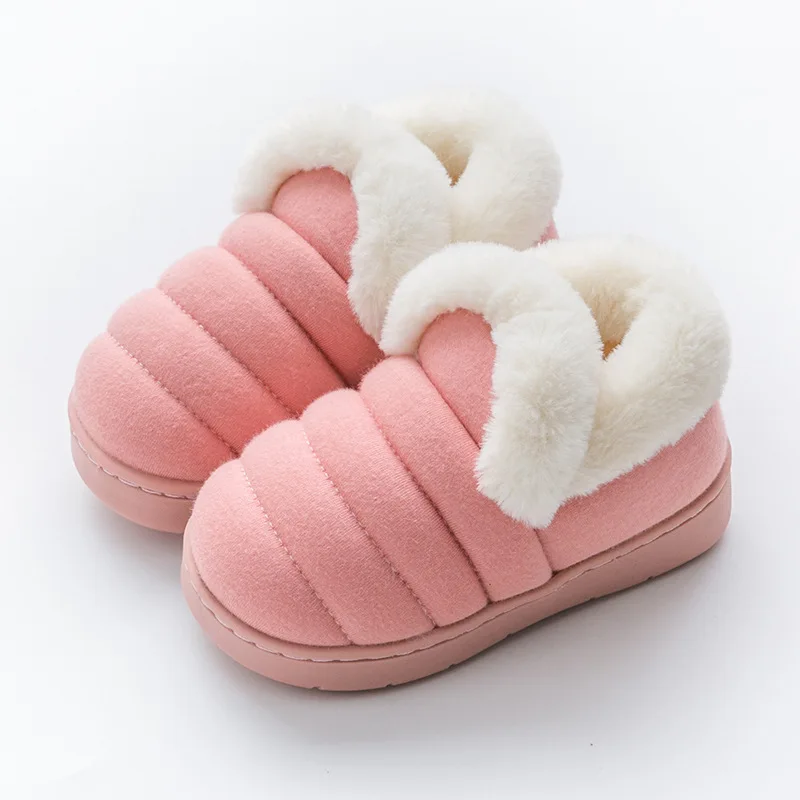 Pink Детские зимние комнатные тапочки; фланелевые однотонные плюшевые домашние тапочки для маленьких девочек и мальчиков; мягкие теплые Нескользящие домашние тапочки для детей - Цвет: Pink