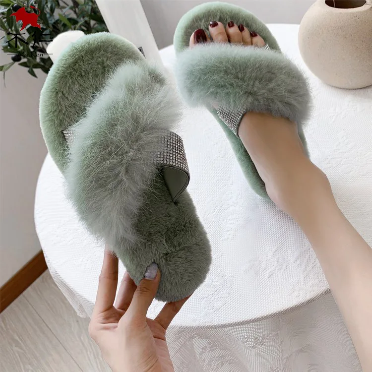

Fur Shoes Womens Slippers Outdoor Low Luxury Slides Flower Flock Pantofle Plush Designer Flat 2019 with fur Floral TPR Fashion