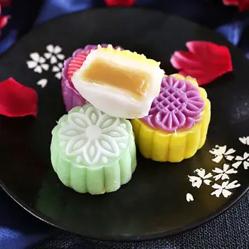 

2020 New 6pcs 3D Flowers Stamps Moon Cake Decor Mould Barrel Round Mooncake Mold 50g Pastry Mooncakes Hand DIY Tool