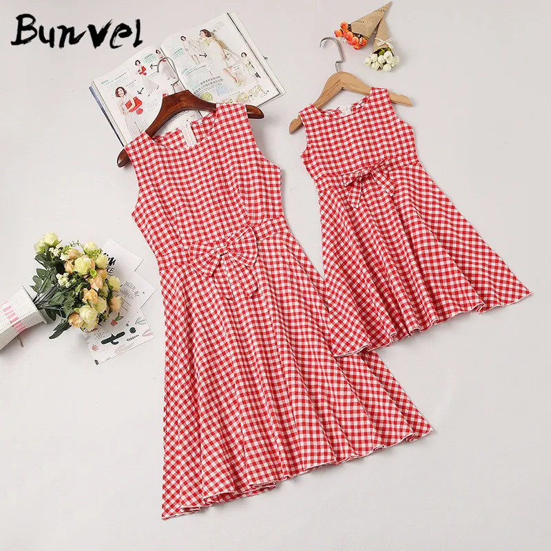 Bunvel Vestidos; одежда «Мама и я» с бантом для маленьких девочек; одинаковые комплекты для семьи; сезон весна-лето; платья без рукавов для мамы и дочки