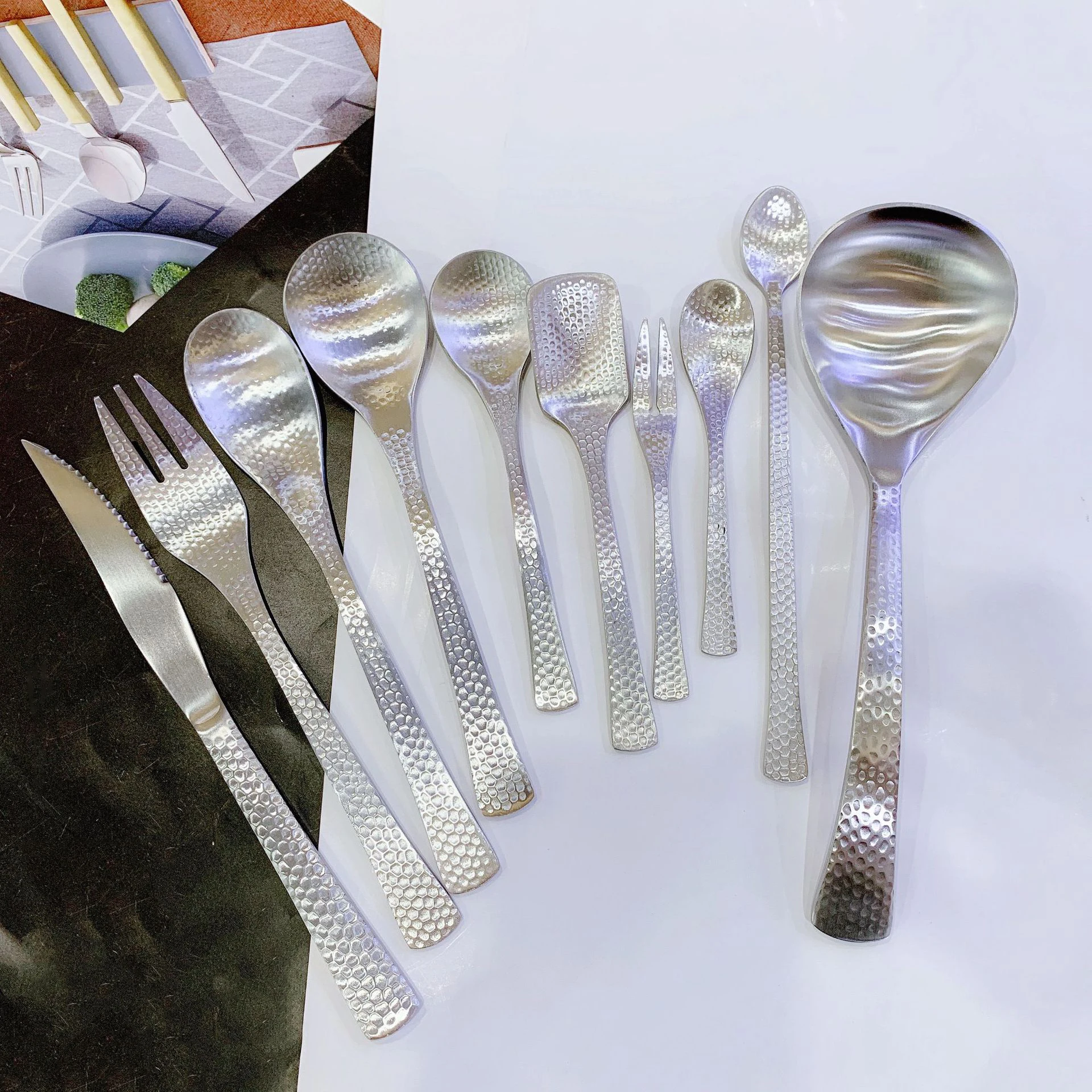 Full Hammered 18/10 Stainless Steel Silverware Cutlery Set Flatware Service For 4 Tableware