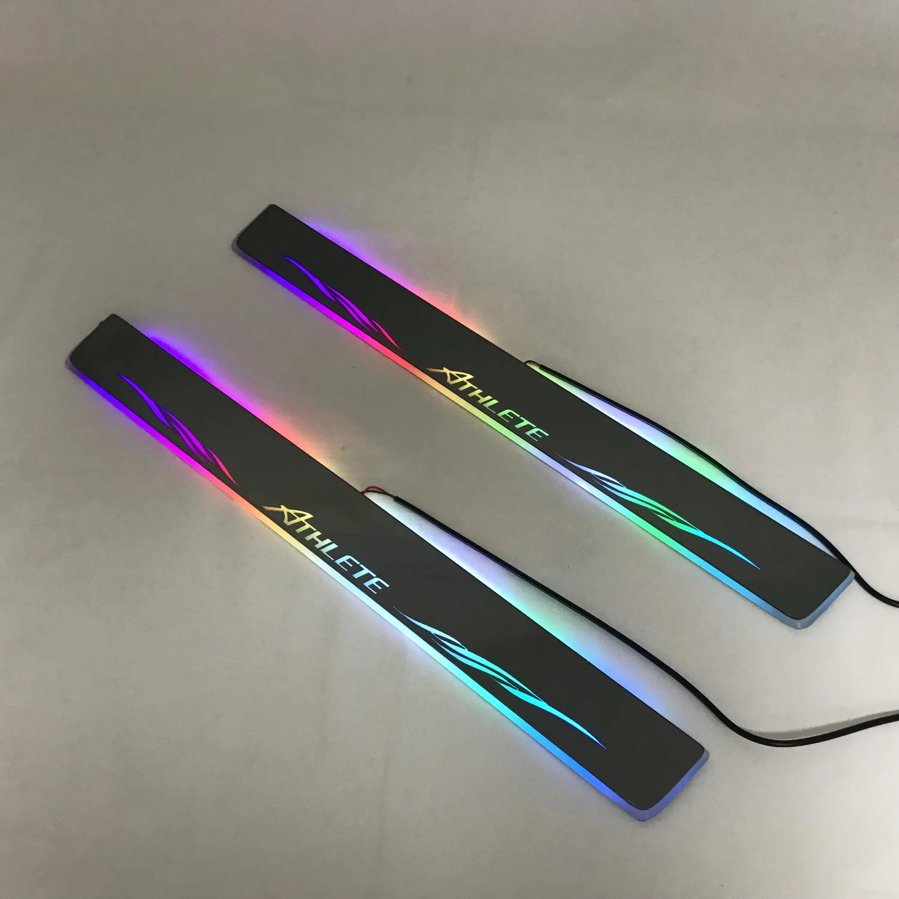 Osmrk светодиодные движущиеся двери scuff для toyota crown athlete dynamic порога пластина плоская подкладка накладка rgb плавный свет, 2 шт