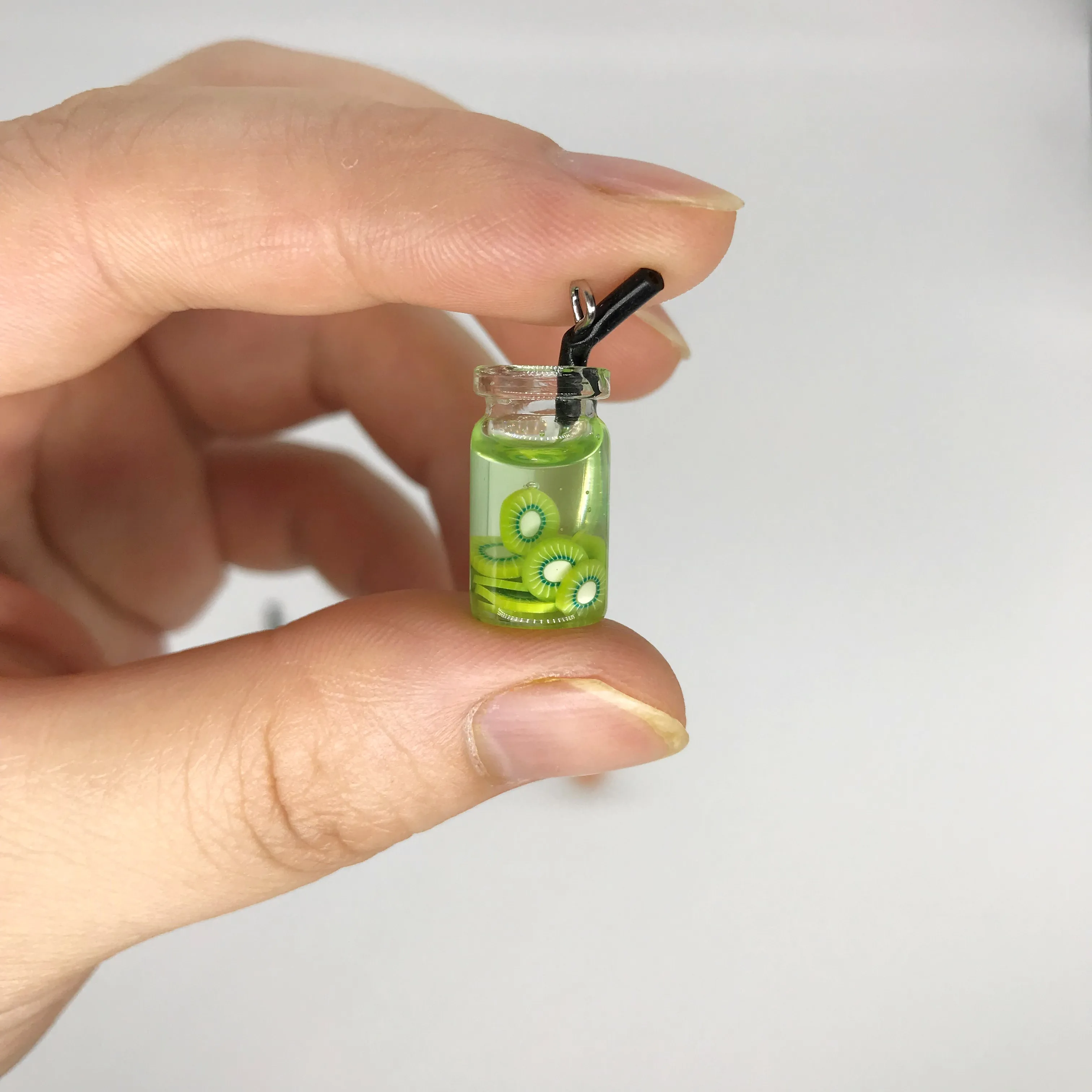 8pcs Dollhouse Miniature Food Mini Resin Fruit Bottle Simulation Drinks Model Toys Fruit Drink Play Dollhouse Dolls Accessories 4