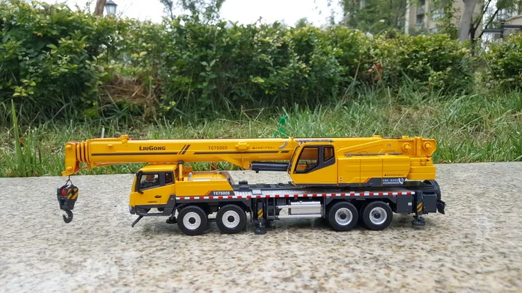 Завод 1:50 литой LIUGONG TC750C5 75 тонн модель крана для продажи