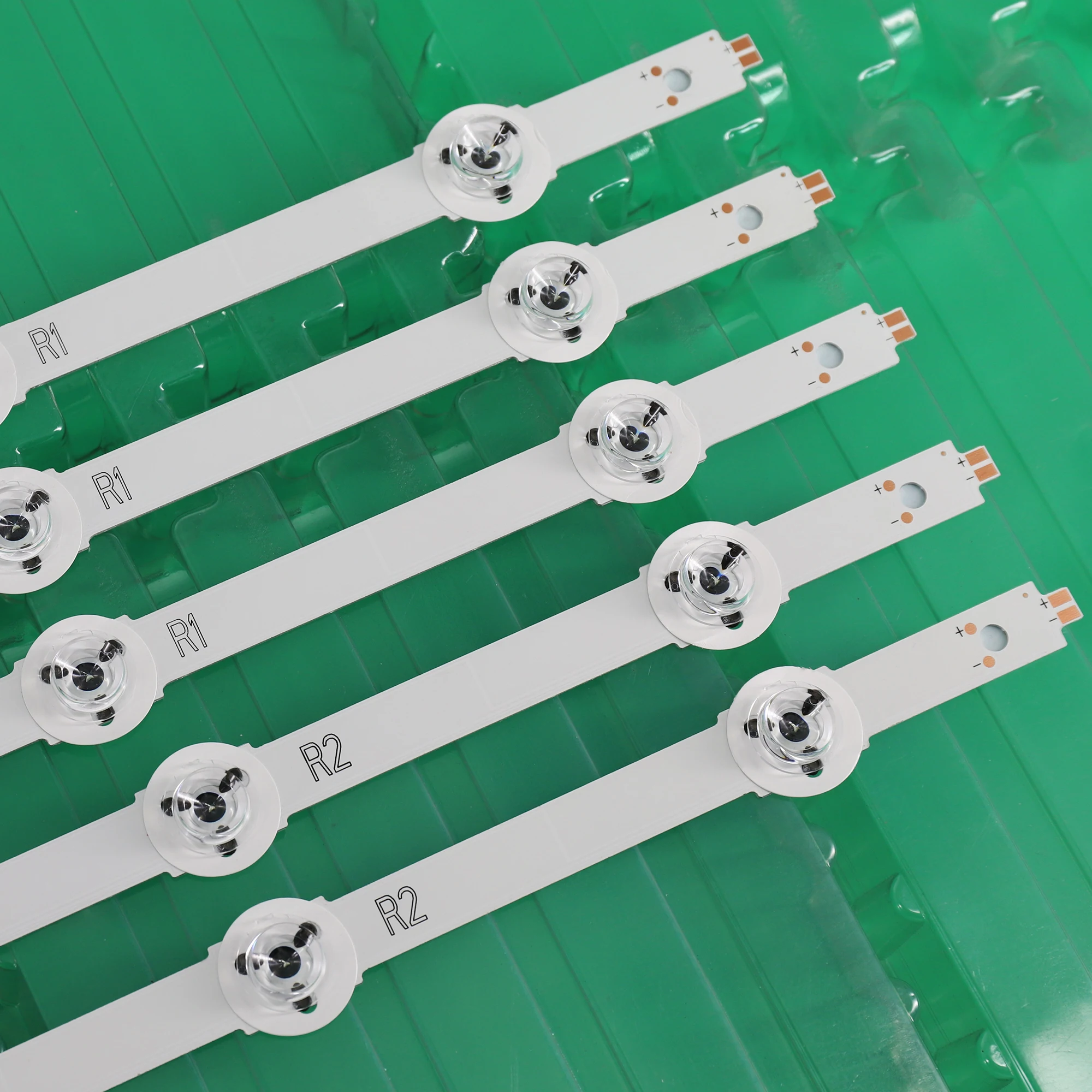 Рисунок 2 - Фонарь с подсветкой для LG 42 "V14 SLIM DRT REV0