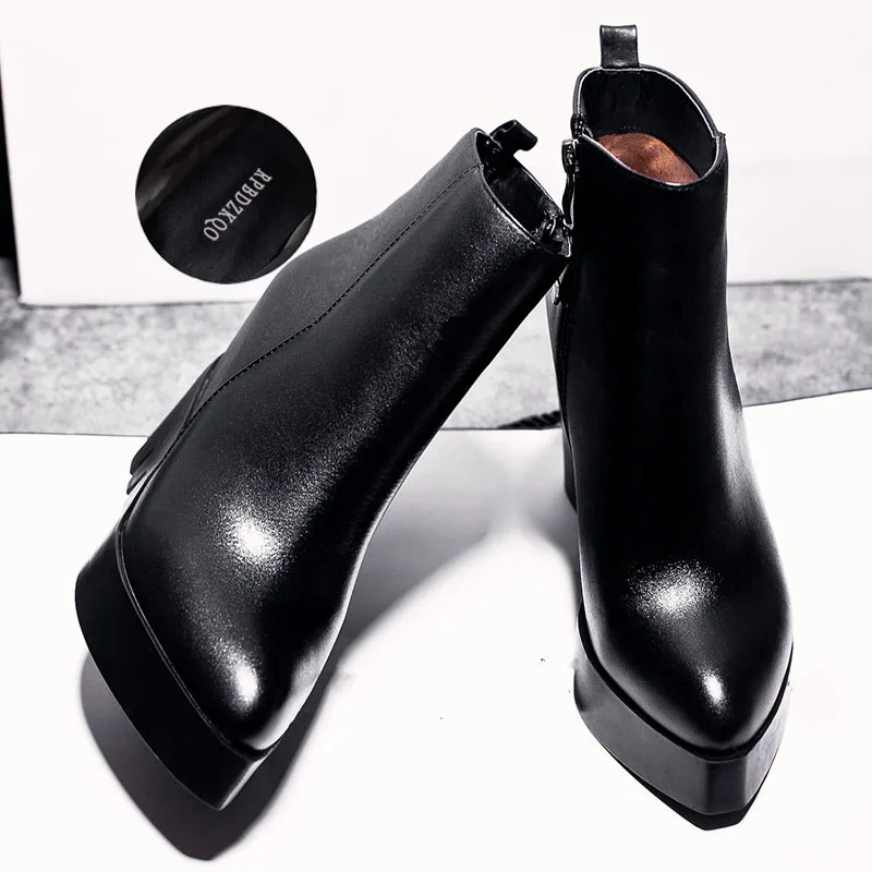Обувь на высоком каблуке; Короткие Водонепроницаемые дизайнерские осенние женские ботинки на танкетке с острым носком на меху; ботинки на молнии сбоку; трендовые черные зимние ботинки