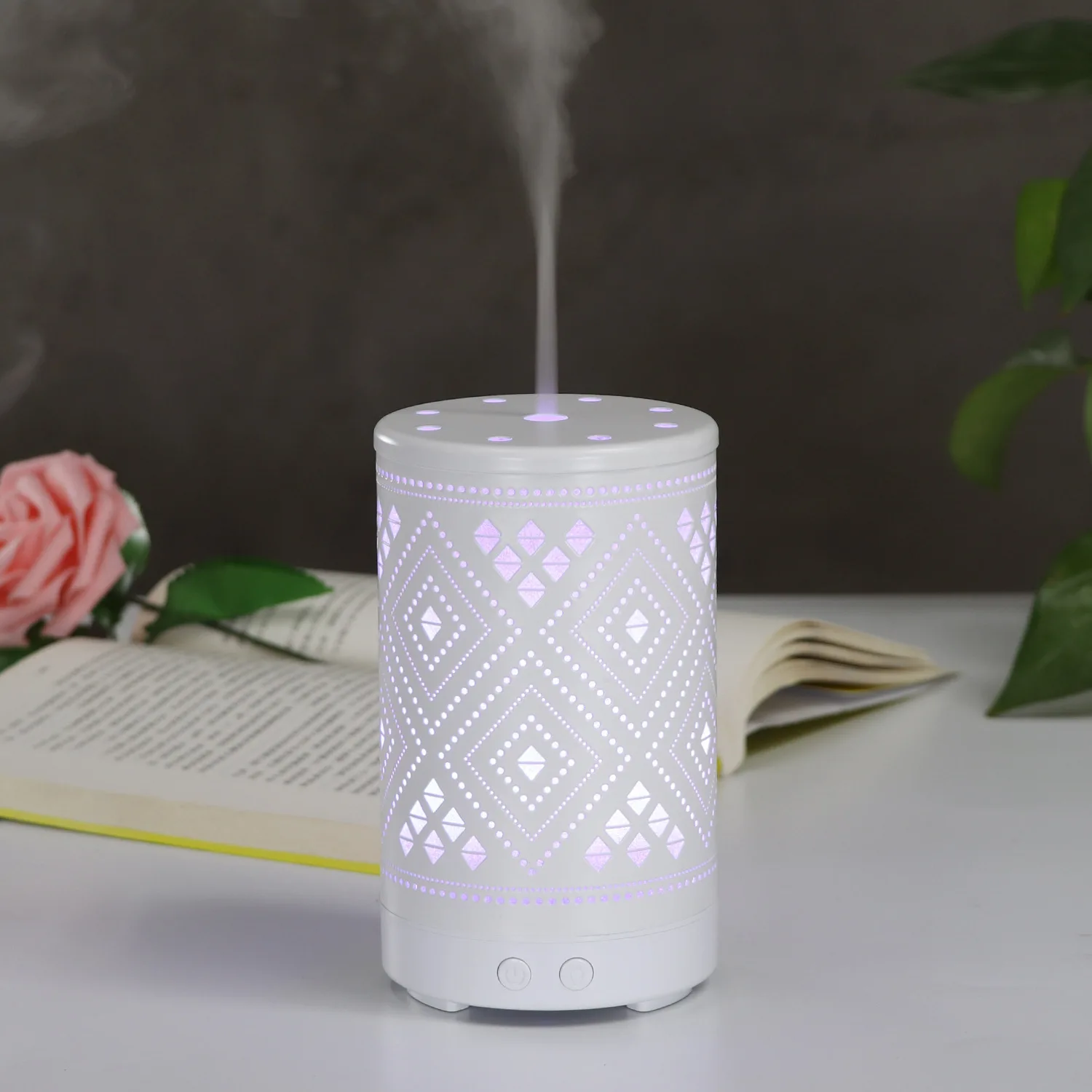 New Products Iron Art Ultrasonic Atomization Expansion Essential Oil Fragrance Lamp Household Hollow out Translucent Aromatherap