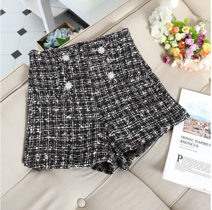 black shorts Повседневные женские короткие брюки трапециевидной формы, новинка, Клетчатые Шерстяные шорты с высокой талией, стильные женские свободные зимние теплые короткие брюки - Цвет: black shorts