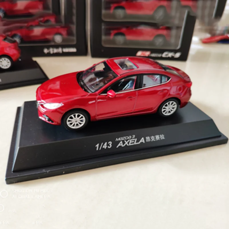 1:43 Mazda 3 AXELA Sedan Diecast Model Car Auto Toys Gift Red 
