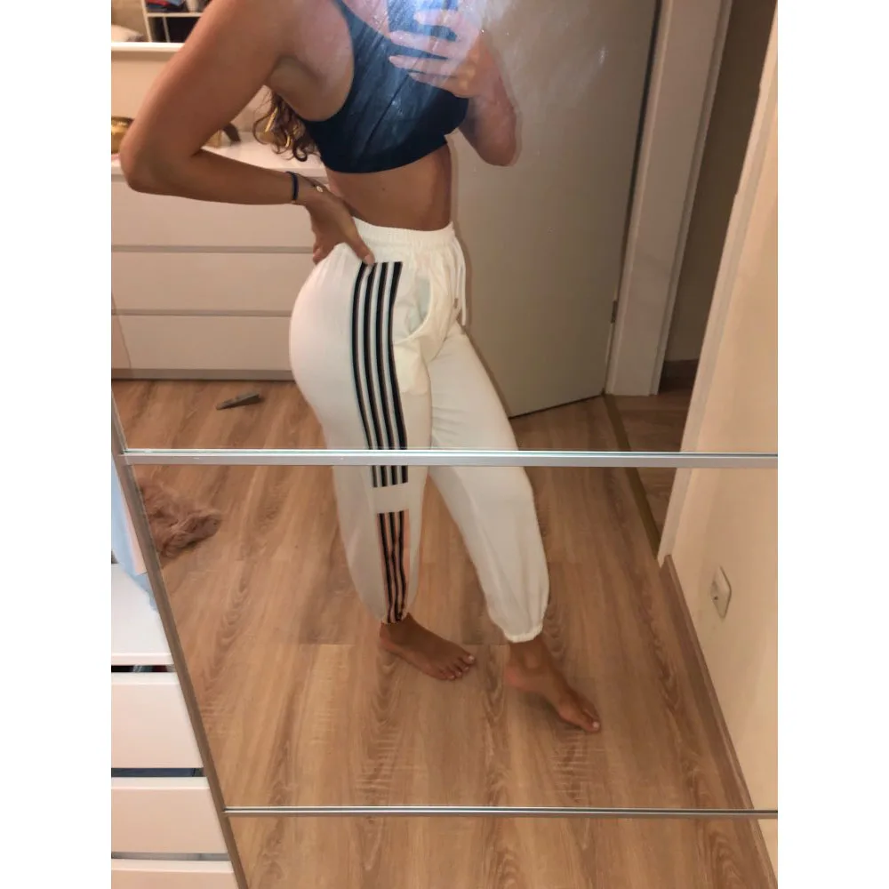 U1637f15ae9744d898dc3af5e46e8560eU