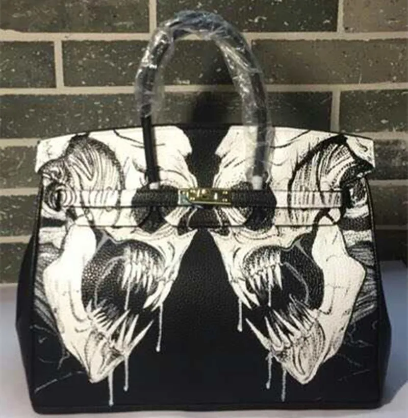 

2019 Halloween Design Graffiti Handbag Painter Pu Leather 35CM Gold Hardware Famous Brand Manual Drawing skull art bags tote bag