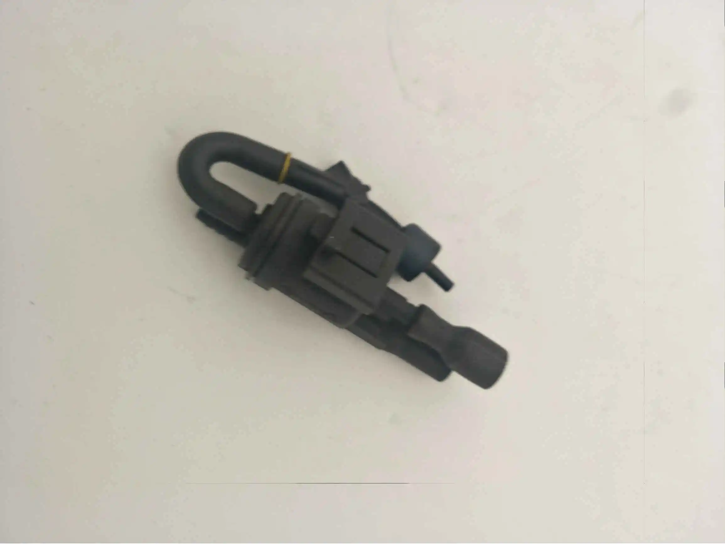 Egr Change Over Valve For Benz C240 Oem A0025401497 Valve Covers