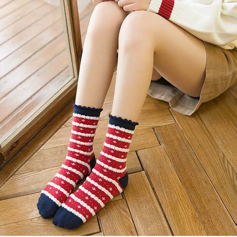 Женские носки в Корейском стиле с рисунком Санта Клауса Милу, оленя, креативные хлопковые носки в полоску, забавные красные носки Harajuku Sokken