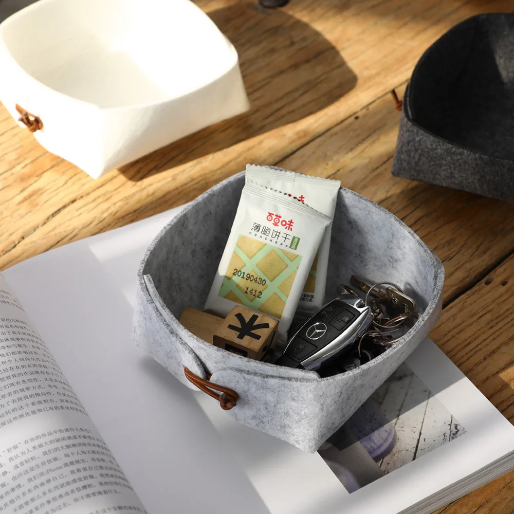 

Mini Foldable Felt Sundries Storage Baskets Table Snacks Key Storage Organizer Kitchen Bread Candy Food Container Box 15*15*6cm