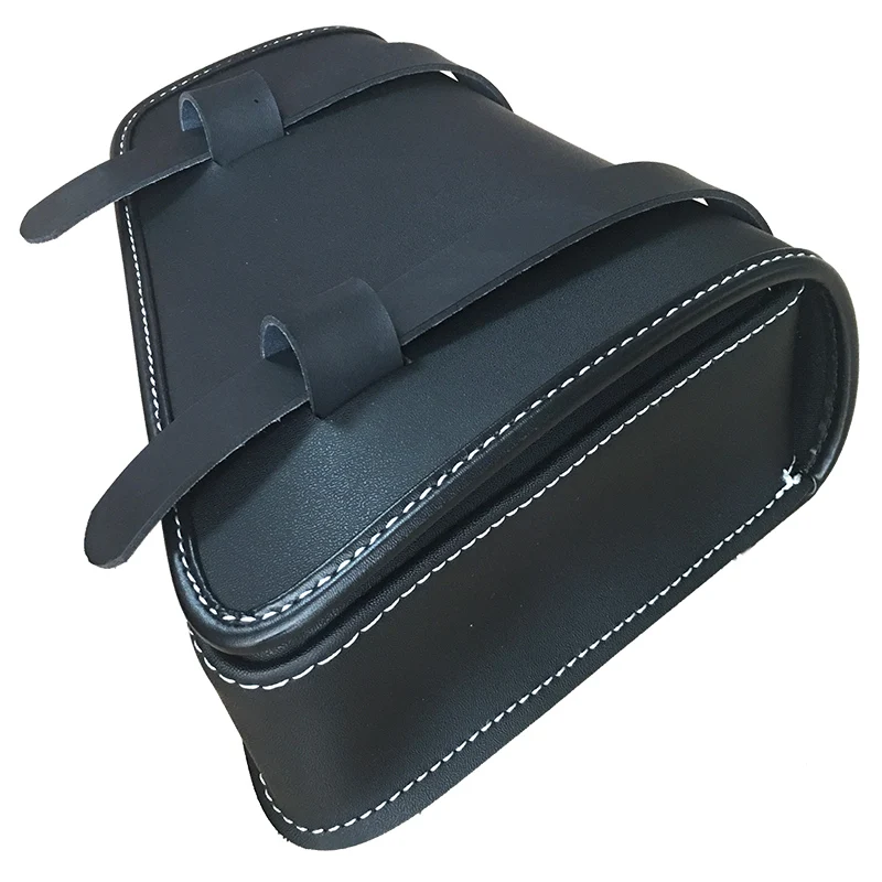 皮带拉扣款三角包主图2