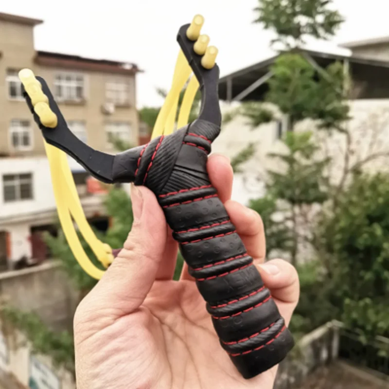 High-quality high-power slingshot titanium steel fishing slingshot professional shooting hunting rubber band shooting