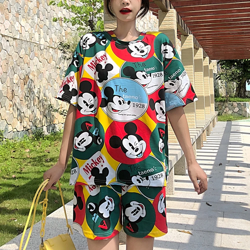 Disney-Conjunto de Mickey Mouse para mujer, Tops informales de dibujos animados, conjunto deportivo de pantalones cortos, ropa holgada con cuello redondo, camisetas de manga corta 2020