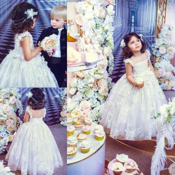 

New Puffy Tulle Flower Girl Dress with Lace 3D Floral Appliques Beading Back Sheer Neck Vestidos De Soriee Gitrls Pageant Gowns