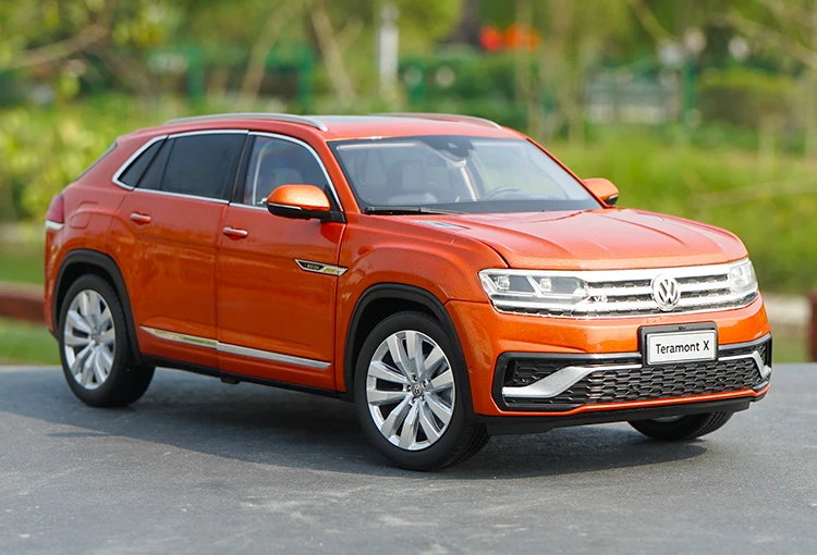 1:18 Высокая тщательная VW 2017TERAMONT сплав модель автомобиля статические металлические модельные автомобили с оригинальной коробкой - Цвет: TERAMONT X Orange