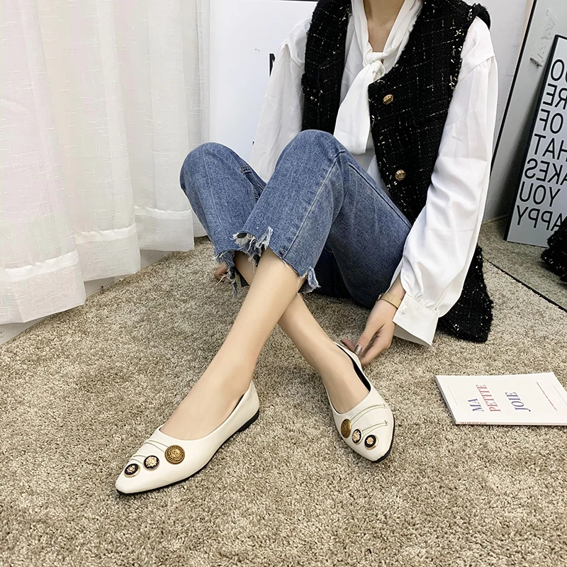 

New spring female flat shoes solid color pointed toe non-slip button decoration elegant lightweight lady casual shoes U25-42