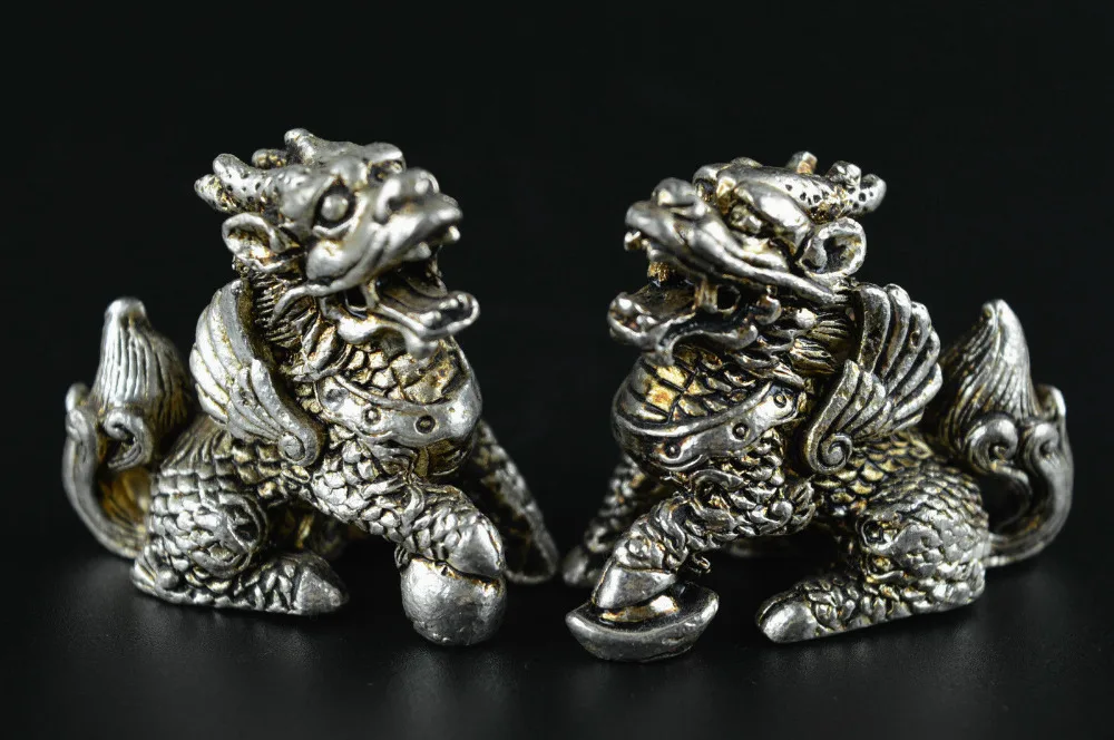 

Decorated Rare Miao Silver Carve Arrogance Lifelike Kylin Lucky Pair Statue