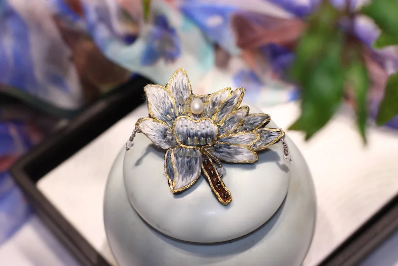 

Zeho Hall Suzhou Embroidery Purple Lotus Brooch Retro Chinese-style Classic Embroidery Necklace Finished Product Sweater Chain B