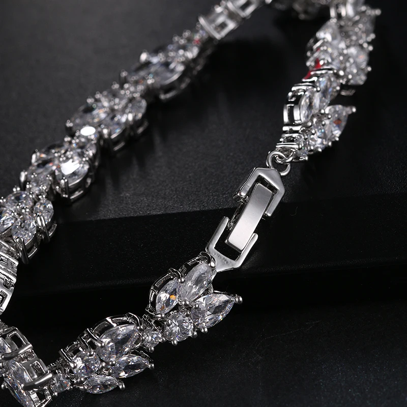 Emmaya High Quality Clear White Cubic Zirconia Leaf Pattern Bracelets Bangles For Women Girl Gift Fashion Wedding Jewelry Party