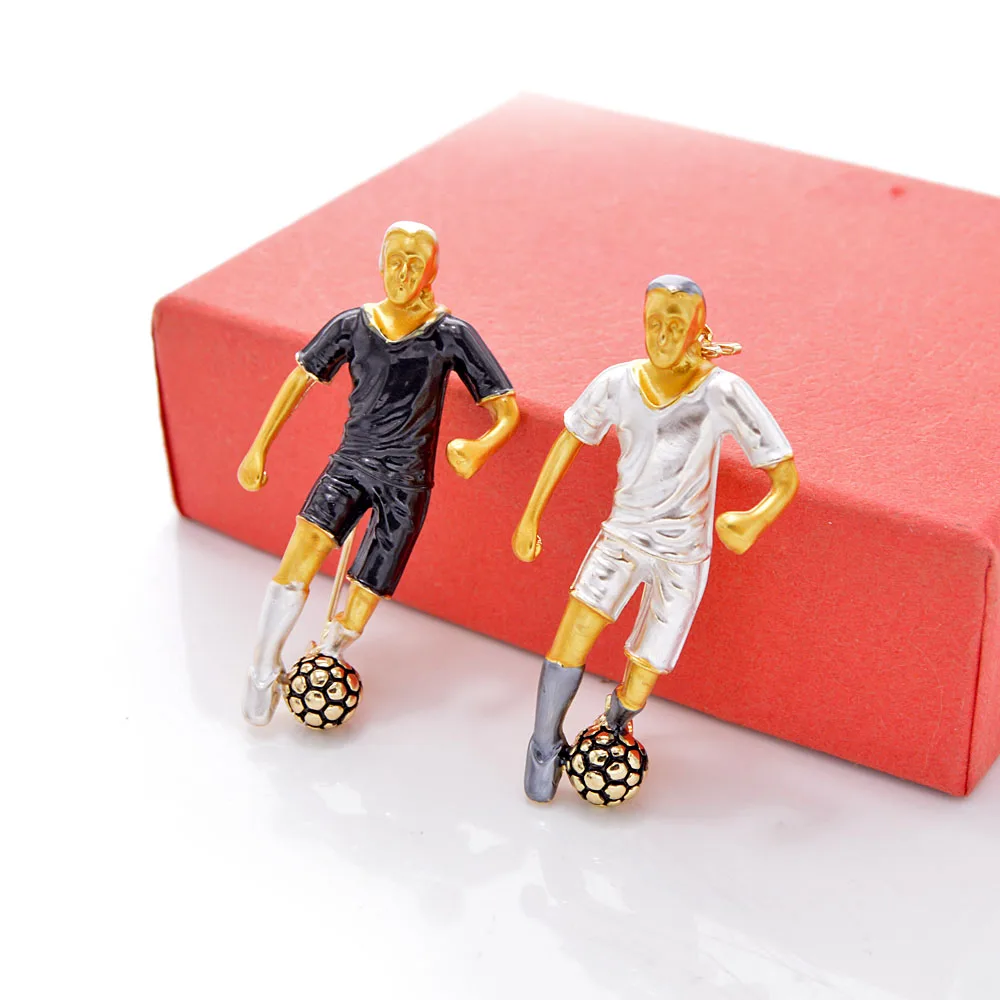 CINDY XIANG 4 Colors Enamel Football Player Brooch Vivid Design Sport Man Brooch Pin Fashion Jewelry Good Gift