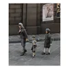 1/35 Resin Figure model kits  Mother and her child Unassembled and unpainted 748 1