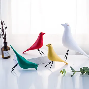 

European Style Wooden Craft Bird Figurine Statue Office Ornaments Wedding Gift Peace Mascot Sculpture Home Decor Accessories