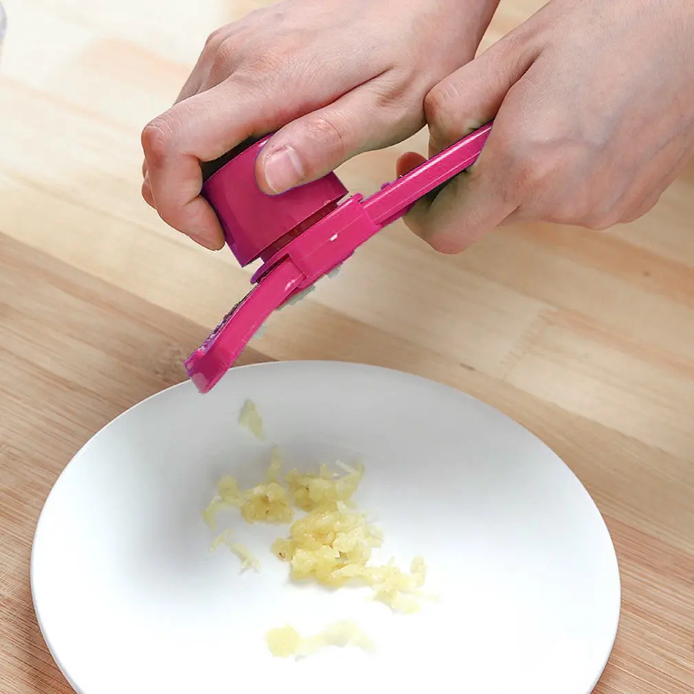 Hot 1PC Garlic Ginger Household Grinding Garlic Press Multifunction Mill Cooking Tool Kitchen Accessories Portable Random Color