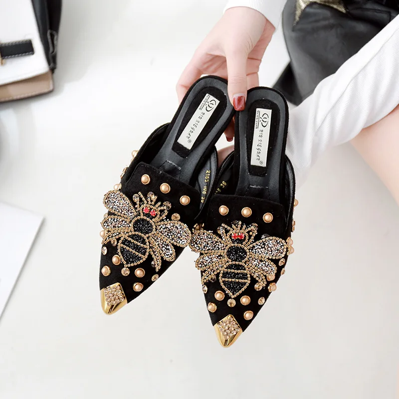 

2019 Women Slipper Pointed Toe Rivet Bee Spring Female Luxury Slippers Lady Outside Wear Slides Woman Slippers 40