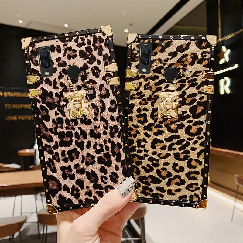 

Abstract Comely Cortex Unique Touch Fashion Anti-Knock Animal Patterned Phone Case For iPhone X XS XR XSMax 8 7 6 6s Plus Cover