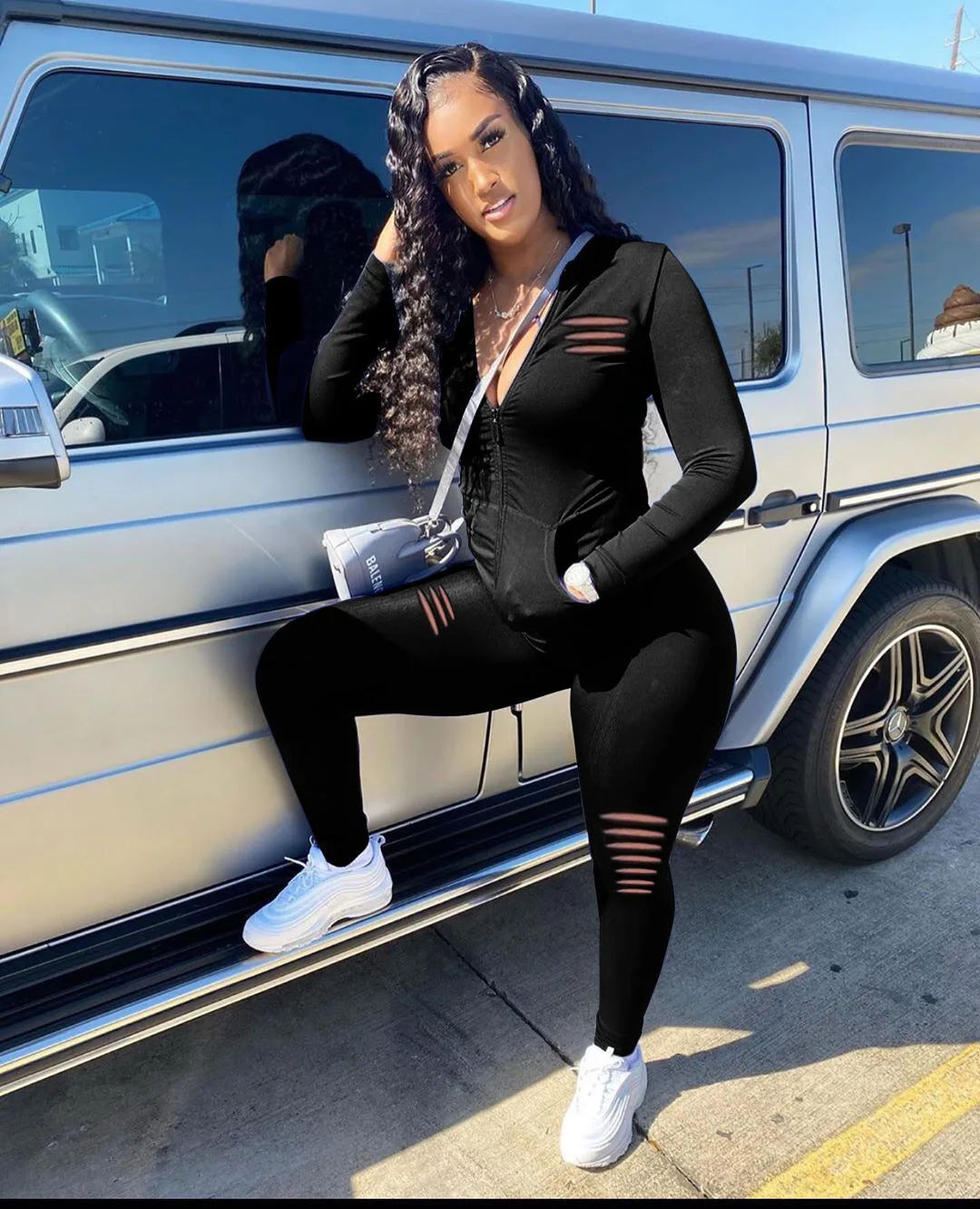 Рисунок 2 - Пикантный женский костюм на молнии CQ063