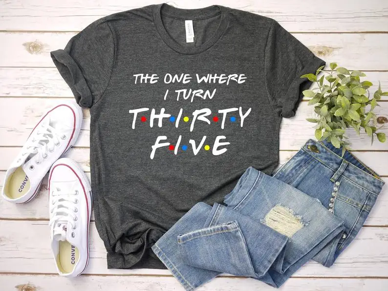 

Подарок на день рождения, хлопковая футболка с надписью The One I Turn тридцать Five, футболка с короткими рукавами и круглым вырезом, одежда унисекс