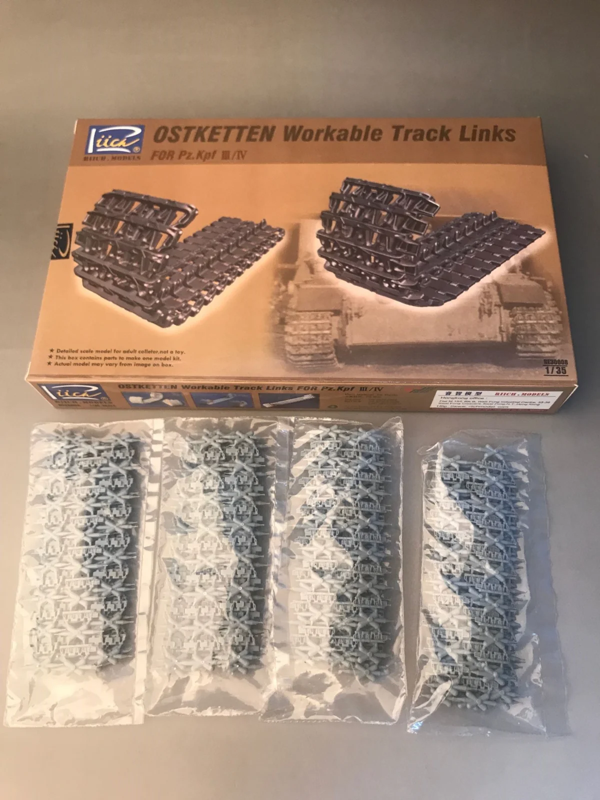 Riich Models RE30008 1/35 Ostketten Workable Track Links for Pz.Kpf III/IV model kit