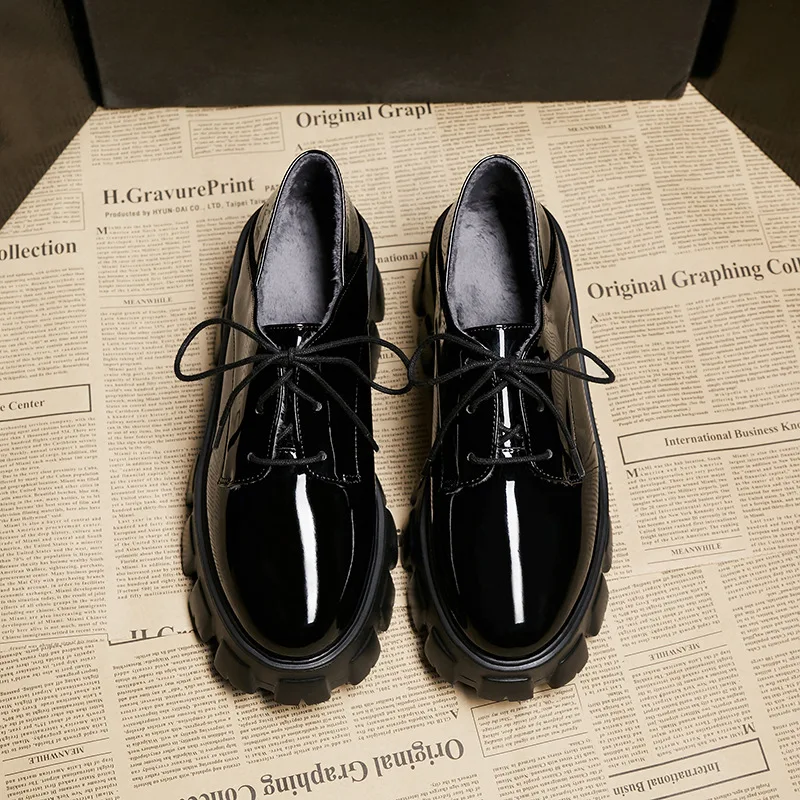 Winter Leather Shoes Women Autumn New Fashion Plus Velvet Thick Heel Lace Up Black Brock Shoes Ladies Winter Leather Shoes Women Autumn New Fashion Plus Velvet Thick Heel Lace Up Black Brock Shoes Ladies