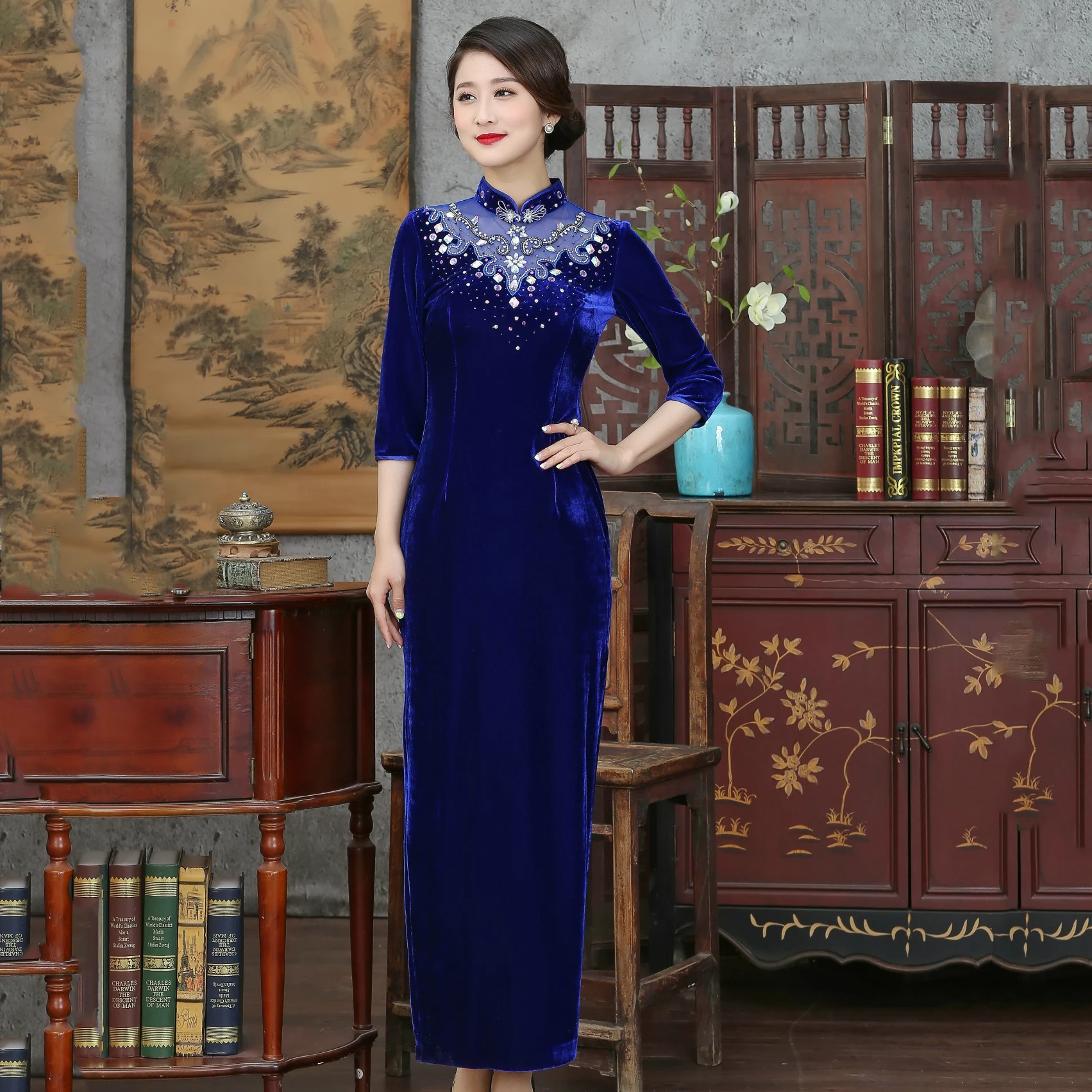 Перспективный женский со стразами Cheongsam вечерние платья Половина рукава воротник стойка сексуальное китайское современное платье Ципао