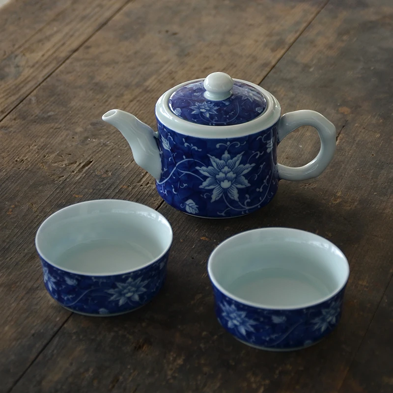 LUWU blue-and-white ceramic teapots with 2 cups portable travel tea set drinkware