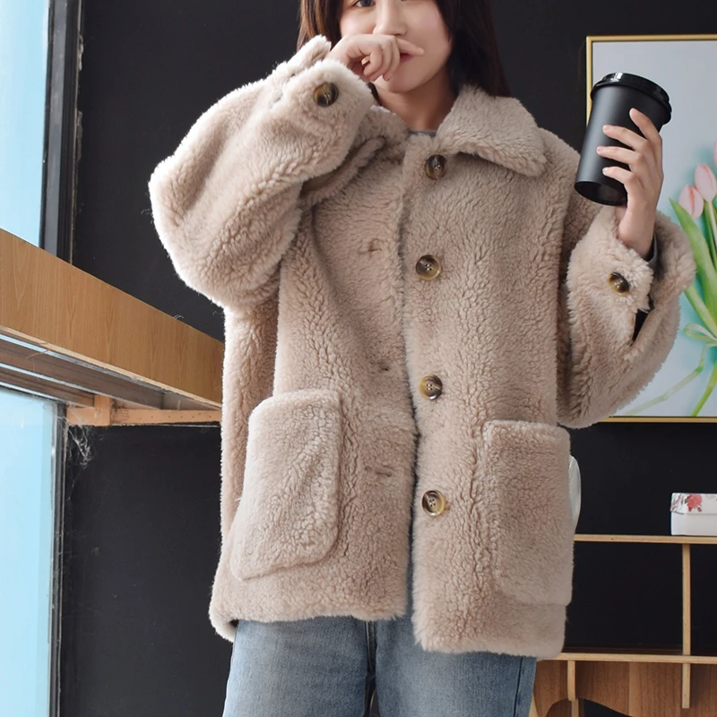 Новинка года; зимняя женская короткая куртка с большими шипами из овечьей шерсти в Корейском стиле; мех ягненка; большие размеры