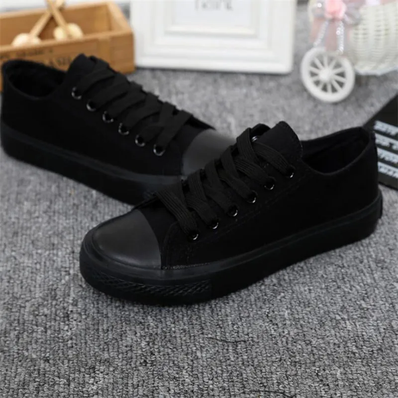 Новые популярные весенние черные парусиновые женские туфли простое модное движение Пара моделей обуви комфортные дышащие мужские кроссовки - Цвет: 01